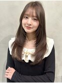 レイヤーカット　顔まわりレイヤー　くすみベージュ　艶カラー