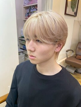 レボルトヘアー(R EVOLUT hair) MEN’S HAIR/波巻きツイストスパイラル/リバースセンターパート