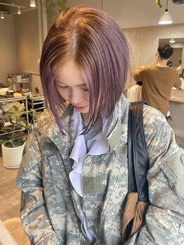 ヌン(nun)の写真/低刺激、低ダメージの薬剤を使い、退色後の色味まで計算されたデザインカラーでワンランク上の仕上がりを◎