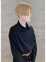 イラカ(elaka)&nbsp;ハイトーンベージュ×刈り上げショート