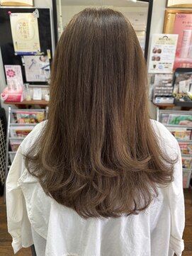 ベル美容室 北畝店 毛先が動くロングヘア
