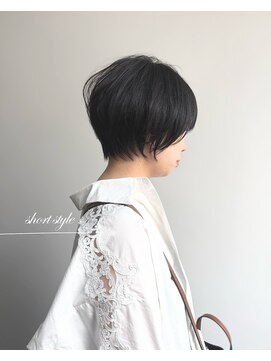 ヘアオーブロジック(HAIR orb LOGIC) 重さが気になる髪をひし形ショートですっきりに