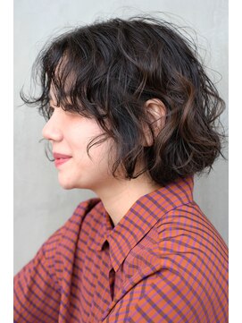 スリー スタンド(THREE STAND) 20代30代40代◎無造作カール スパイラル