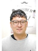 くせ毛を活かしたツーブロックベリーショートスタイル
