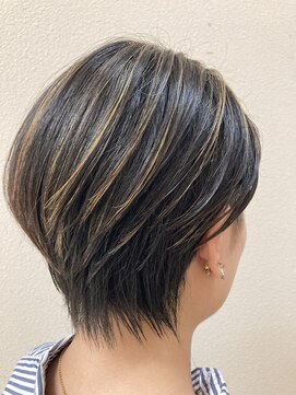 シャンプーボーイ ハイライトショート