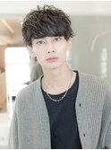 モテるメンズ波巻きツーブロック韓国風黒髪マッシュパーマウルフ