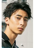 センターパートニュアンスパーマ刈り上げツーブロックメンズヘア