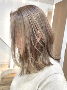 ハーツ(Heart's) 白髪ぼかしハイライト/脱白髪染め/パツっとミディ