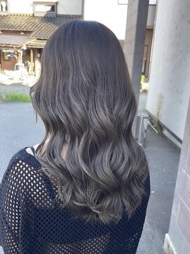 アイズニューヨークプレミアムトヤマ(I's New York PREMIUM TOYAMA) グレージュ