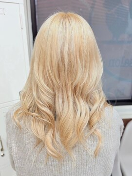 エターナルバイマティーナ(Eternal by MATINA) 【ブリーチ3回以上必須ホワイトブロンド】池袋美容室