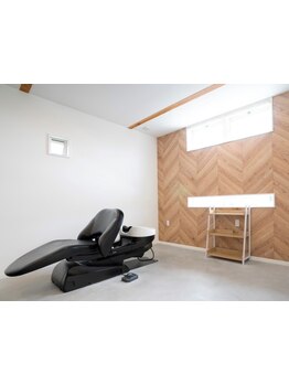 あなただけのプライベート空間で特別なサロンタイムを－。こだわりのオイルを使用した癒しのヘッドスパ◇