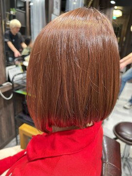 ロナロナ 髪質改善艶々ペールピンク前下がりボブ