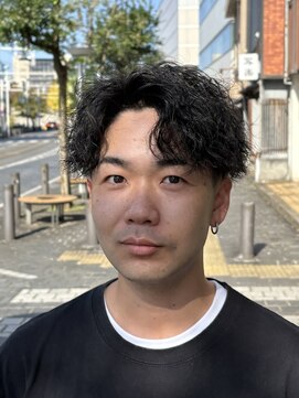 エメン(EMEN) ツーブロック刈り上げハードツイストスパイラルパーマ