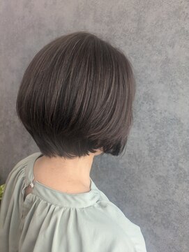 ヴィヴァーシャス(viva cious) ショートボブ