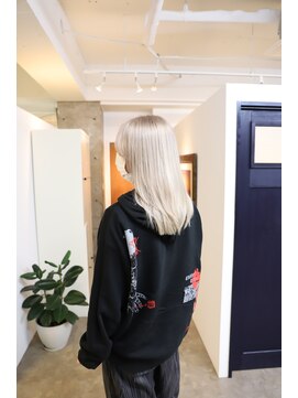 ツールズ 立川(TooLs) ホワイトブロンド/ホワイトベージュ/立川美容室