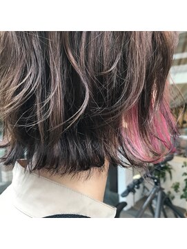 マウロア(MAULOA) “インナーカラー ピンク 春ボブ ”中西英美子