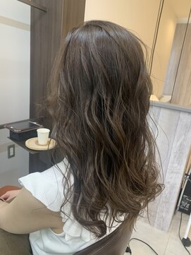 アプシー 三田駅前店(Apsee) ☆ブリーチ無し、シルバーグレージュ