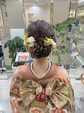 リアン(Lien) ルーズなシニヨンstyle