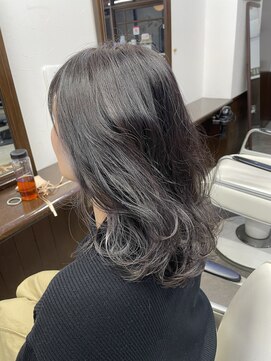 ムーブ(Moob) アッシュカラーで赤み除去・透明感艶カラー【別府】