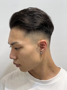 クオンヒール 堺筋本町店(QUON HEAL) フェードカット/バーバースタイル/刈り上げ/ツーブロック