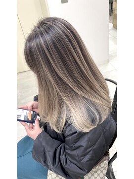 ジゼル(gisele) 中明度バレイヤージュ