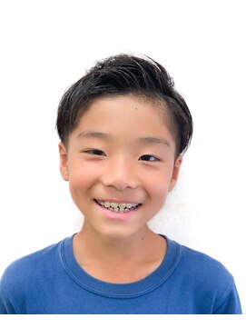 黄ぐまくん美容室 キッズカット　ツーブロック