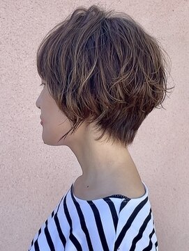 アルファサリダ(ALPHA SALIDA) 《大人の女性らしいふんわりショートボブ 》