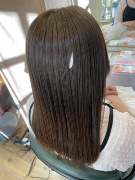 ハグエヴェック(HUG AVEC) つやつやベージュカラー