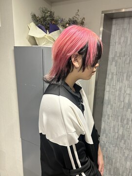 グラッジ 池袋(GLADGE) メンズブリーチ インナーカラー 薄ピンク ブラック 中性ウルフ