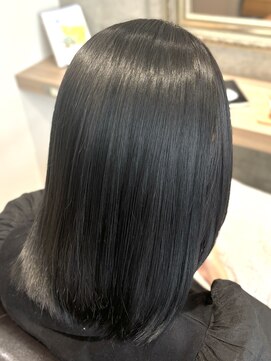 アヤラグランスパ 船橋店(AyaLA GRAN SPA) 【福田隆晃】ダークグレー/ワンレン/黒髪/髪質改善