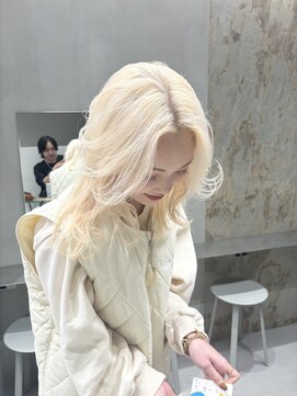 ソル 栄矢場町(SOL) ホワイト/ホワイトブロンド/ブロンドカラー