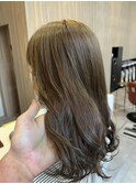 オリーブベージュカラー