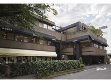 アビー(ABBEY)の雰囲気（表参道駅B1・B2出口より徒歩3分の好立地。）