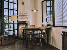 ブロカントとともに【代官山】【酸熱トリートメント】【くせ毛】