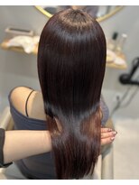 シェアサロン U 髪質改善トリートメントとワインレッド