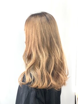 トップヘアー 中庄店(TOP HAIR fuapua) ベージュカラー（ブリーチ二回）【りり】