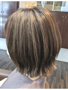 エノモト(ENOMOTO) 外ハネヘアハイライトプレイングカラーハニーベージュ