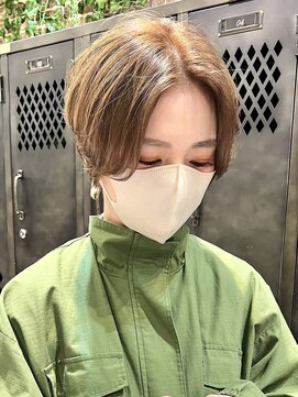 ラフ 新宿(Laff) ハンサムショートショートボブセンターパートハイライトカラー