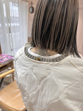 シーム(Seamu) アクセントカラーボブ♪