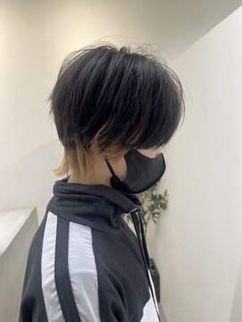 ユニ 江坂(Uni.) ウルフカット メンズライク　マッシュウルフ　インナーカラー