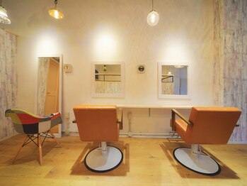 ヘアーズ ロッティー(Hair's Lotti)の写真/【地下鉄鶴橋駅徒歩４分】駅チカで親子で通えるカジュアルサロン◎マンツーマン施術で理想の自分に♪