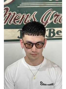 リルホビーズメンズグルーミング(Lil Hobbys Men's Grooming) ＜理容室＞＜バーバー＞クロップアイロンパーマ