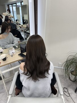 アチェロ(Acero.) 韓国風レイヤー×20代艶髪アッシュカラー