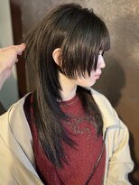 コル(col oodori)&nbsp;くびれ感控えめロングウルフ襟足シャギー！