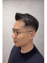 ワンワンオー バーバーショップ 長浜店(@110 BARBER SHOP) フェード×アップバングで清潔感と知性を演出