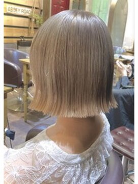 ミエルヘアーエスト 新宿店(mielhair est) 外ハネボブ×グレージュ【新宿】