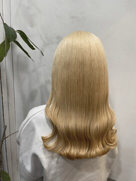 アン(Hair make un) 抜きっぱなしブロンドカラー♪