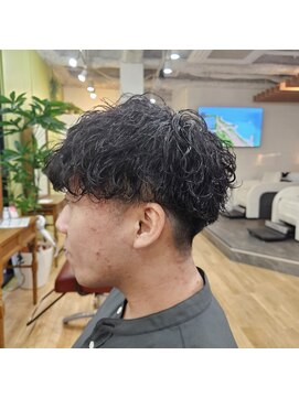 ギフト ヘアーデザイン(gift hair design) ケアパーマ波巻きスパイラル×刈り上げエアリーマッシュショート