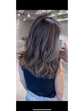 アポロ 横浜駅店(apollo) ハイライトバレイヤージュダブルカラーミルクティーベージュ