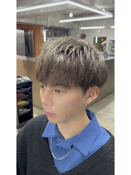ロンドガルマン 名古屋(Lond GULLMAN) SEIYA指名 ハイブリーチWカラー